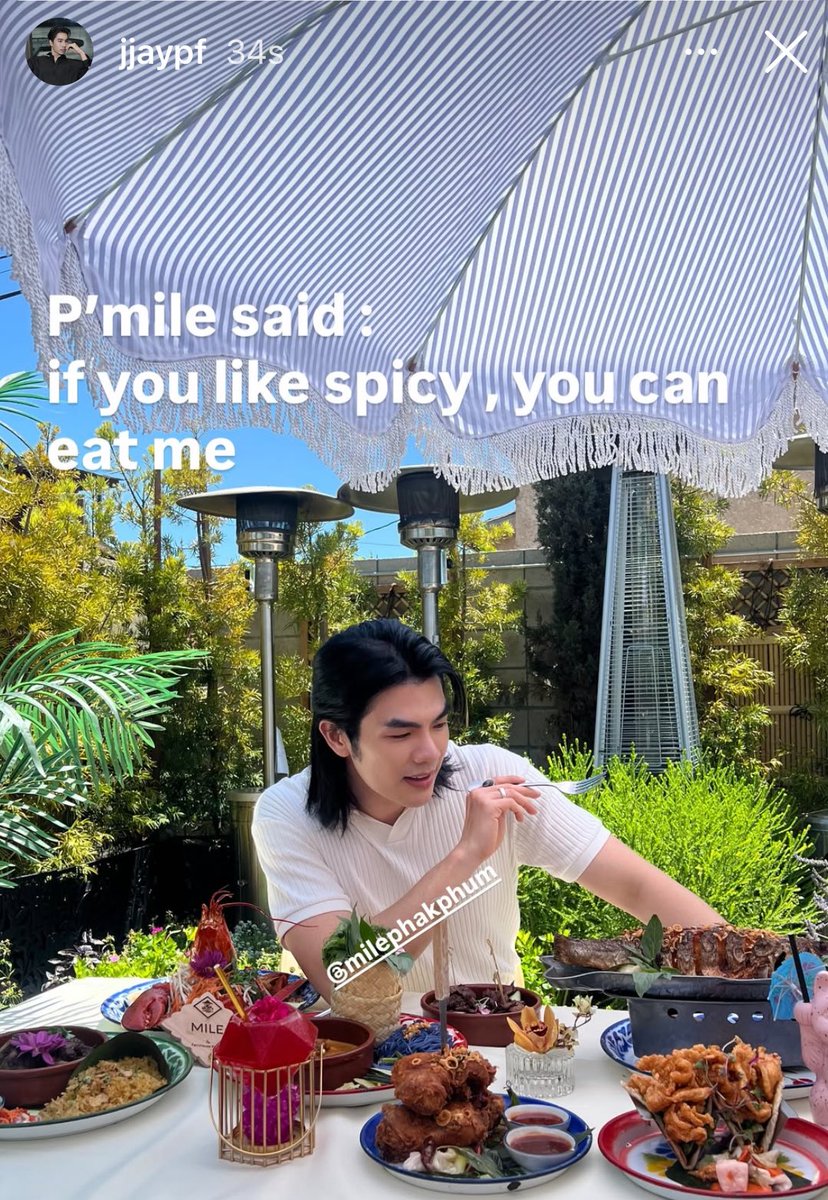 กุจะบ้า55555555 เจเจอย่าแกล้งพี่เค้า(เอาอีก) if you like spicy, you can eat me เลยยยยยหรอคะเสี่ยมาย😆

#MilePhakphum #jjaypf 
#TimelessThaiTaste #ShineTheSeries #Thaiblglobal #Thaiselect