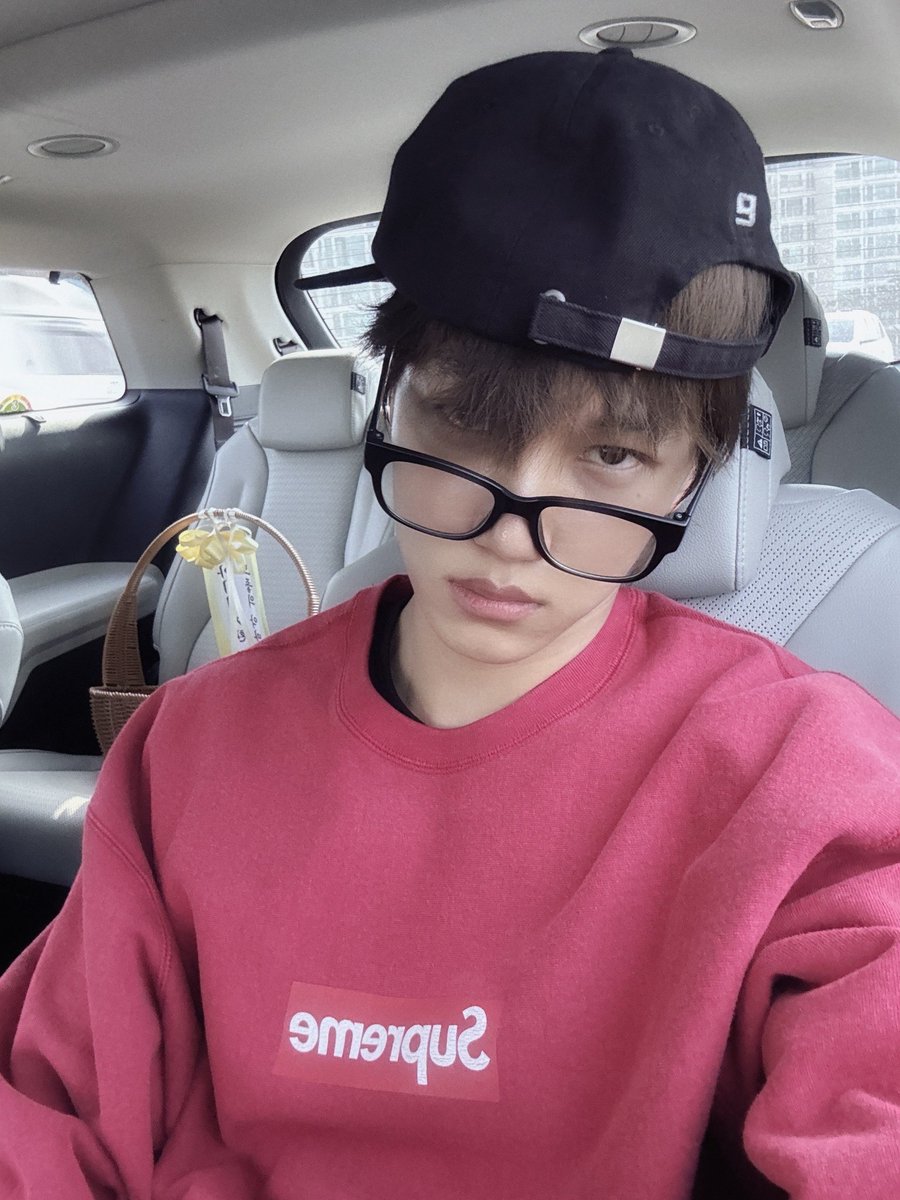 baekscolors's tweet image. 🧸ྀི🤍
#EXOLSelcaDay