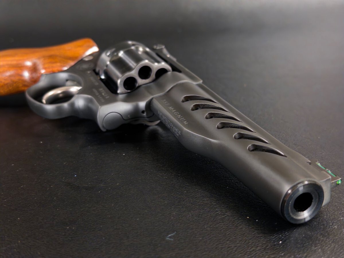 Luxus Capital tweet media