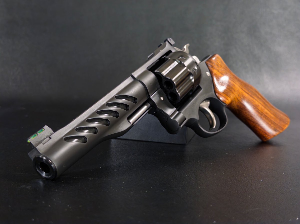 Luxus Capital tweet media