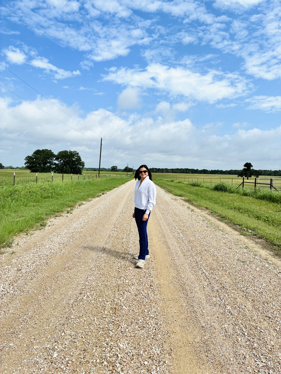 ValentinaForUSA's tweet image. Ranchers, Farmers, & Truckers are the backbone of our economy. They’re the only ones that know what it takes to put a steak on the table.
American farmland belongs to Americans.
Any land owned by china or foreign nations needs to be seized, starting with protecting our…