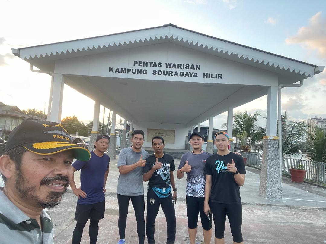 Dr_Uzir's tweet image. Alhamdulillah, pagi ini bersama @DOSM_Sarawak dalam program Fit DOSM : Breakfast Run di Sekitar Kuching, Sarawak. 
#FitDOSM
#StatsMalaysia 
#StatistikNadiKehidupan 
#StatistikSegalanyaPasti
#MyASEAN2025 
#ASEANMalaysia2025 
#BanciPertanian2024
#KPDOSM