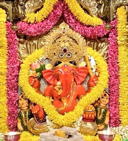 विघ्न कटें संकट मिटे, मंगल हों हर काज!
बाधाएं सब दूर कर, हे गणपति महाराज।।

जय श्री गणेश 🙏🚩
गणपति बप्पा मोरया 🙏🚩
जय श्री सिद्धि विनायक 🙏🚩