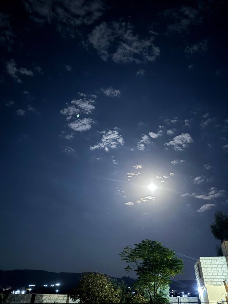 القمر في سماء شنگال الليلة🌑♥️