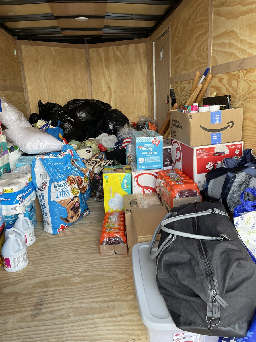 Your Karnes City Coaches today were on a mission and on the road today to help Kerr County and the surrounding areas. Karnes City donated 5,000 pounds of supplies &amp; got 3 K in gift cards 💳. Manager told us we were the first school in SA &amp; the surrounding area to donate💪🏻🙏🏼🫡 .