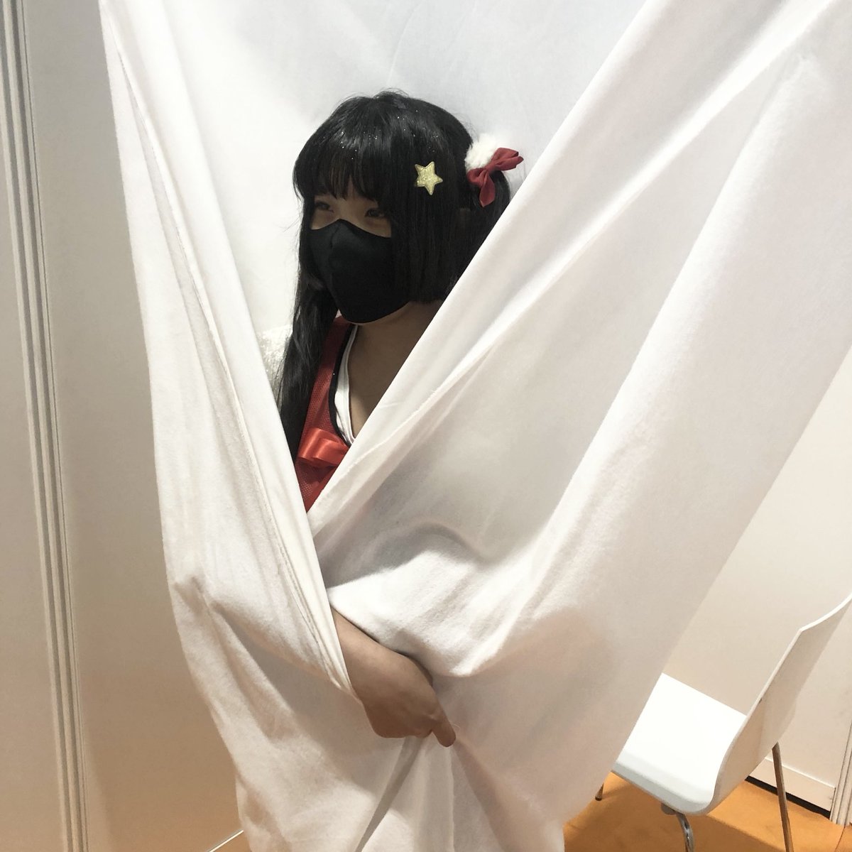 10 min before my first stage as a member of <a href="/konpeitoproject/">Konpeito♡Project 金平糖プロジェクト</a> !! 
It wasn’t very stressful, <a href="/UnitedGlowStick/">United GlowStick</a> was adorable 🩷🩷 thanks to them for the first idol fest of #japanexpo !