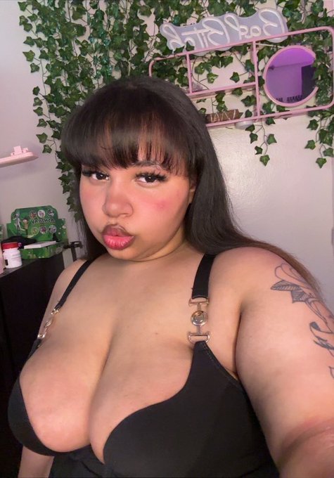 Watch SoulEaters.Dungeon 🌺⭐️'s leaked NSFW photo on TwXstars