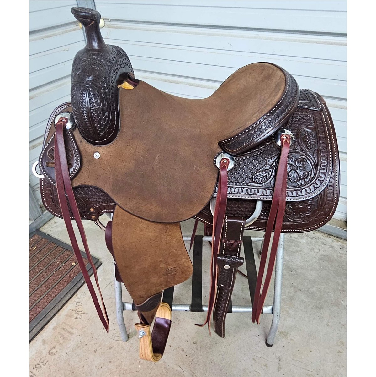 15" Brown Color Ranch Roper Saddle with Tooling by SaddleSmith Co. showmecountry.com/product/15-bro…