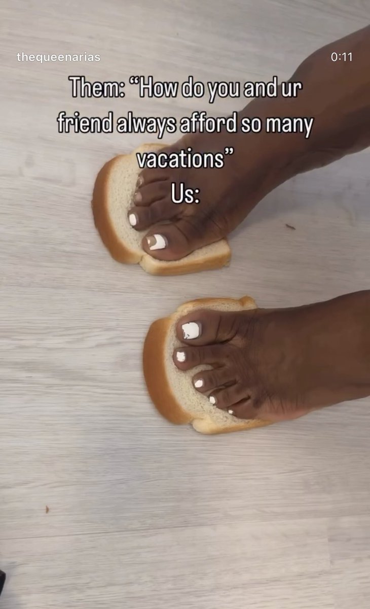 linnxqr's tweet image. Bei wem darf ich das machen? wer will von mir zertrampeltes Toast essen? Du zahlst, ich schicke es dir zu mit Fußabdruck + Beweisvideo. #sklave #zahlsklave  #herrin #Geldherrin  #findom #fusscontent #fuss #verkaufe