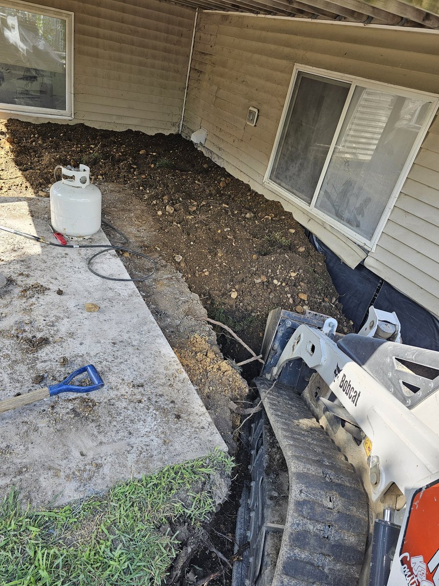 ItsVideoYT's tweet photo. Once all this construction is done, I can finally get back to recording. I'm so sick of this basement flooding it needed to be fixed. https://t.co/OlRTlxutp8