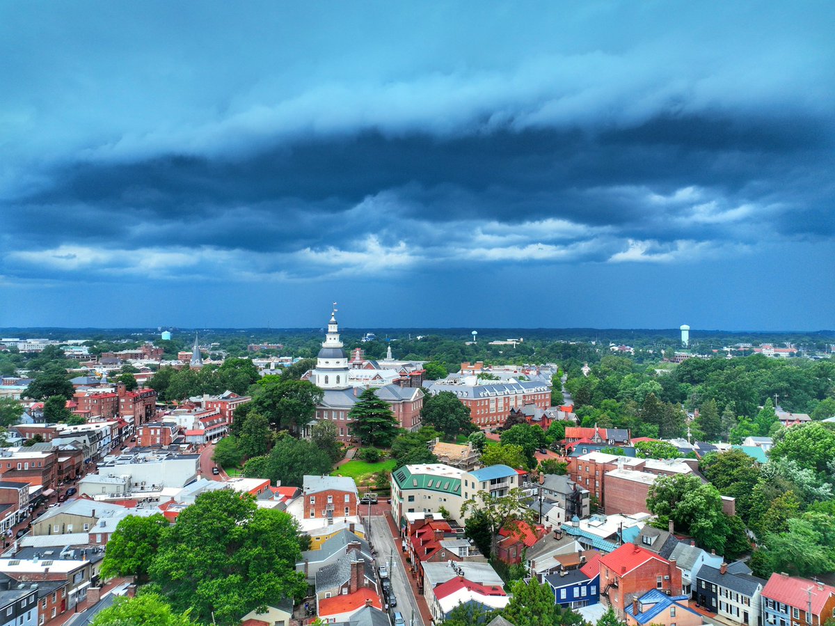 midatlaerial's tweet photo. Storm as it headed for Annapolis this evening July 8, 2025 @MikeTFox5 @caitlinrothfox5 @JustinWeather @TuckerFox5 @capitalweather @NavalAcademy https://t.co/ek2WMhWORp