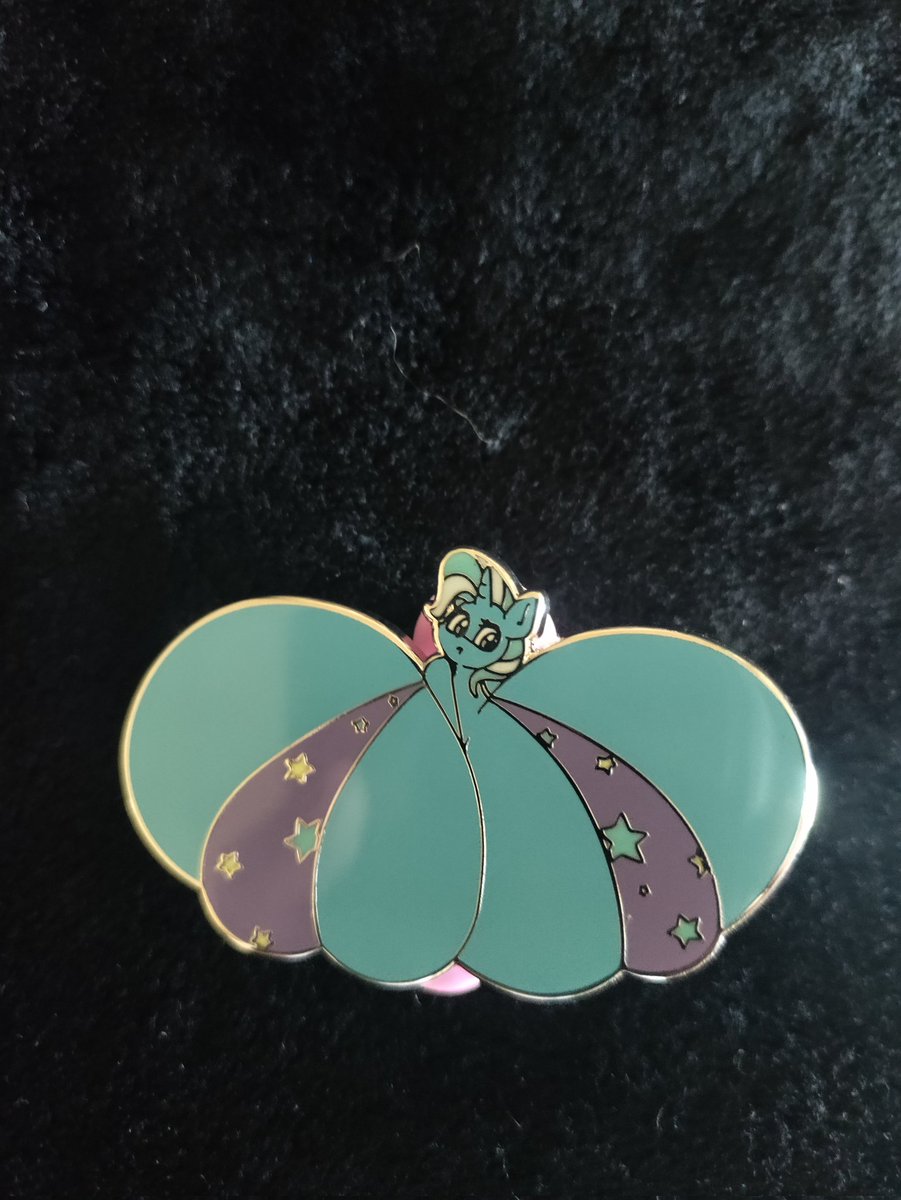 Taurson's tweet image. Some big boobs pins that I was wanting to have at Anthrocon but I got them now, to be honest I've been having fun making these and I don't see anyone else doing something like this XD