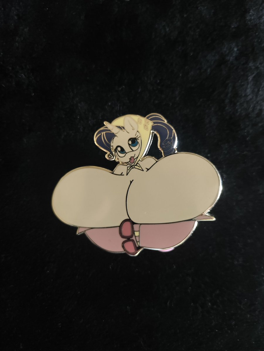 Taurson's tweet image. Some big boobs pins that I was wanting to have at Anthrocon but I got them now, to be honest I've been having fun making these and I don't see anyone else doing something like this XD