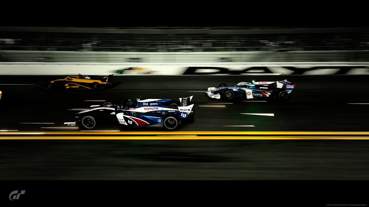 Some screenshots from the owrc debut race. The #25 showed up just to have some fun . It'll be back for season 3. Photo credit : bluehound