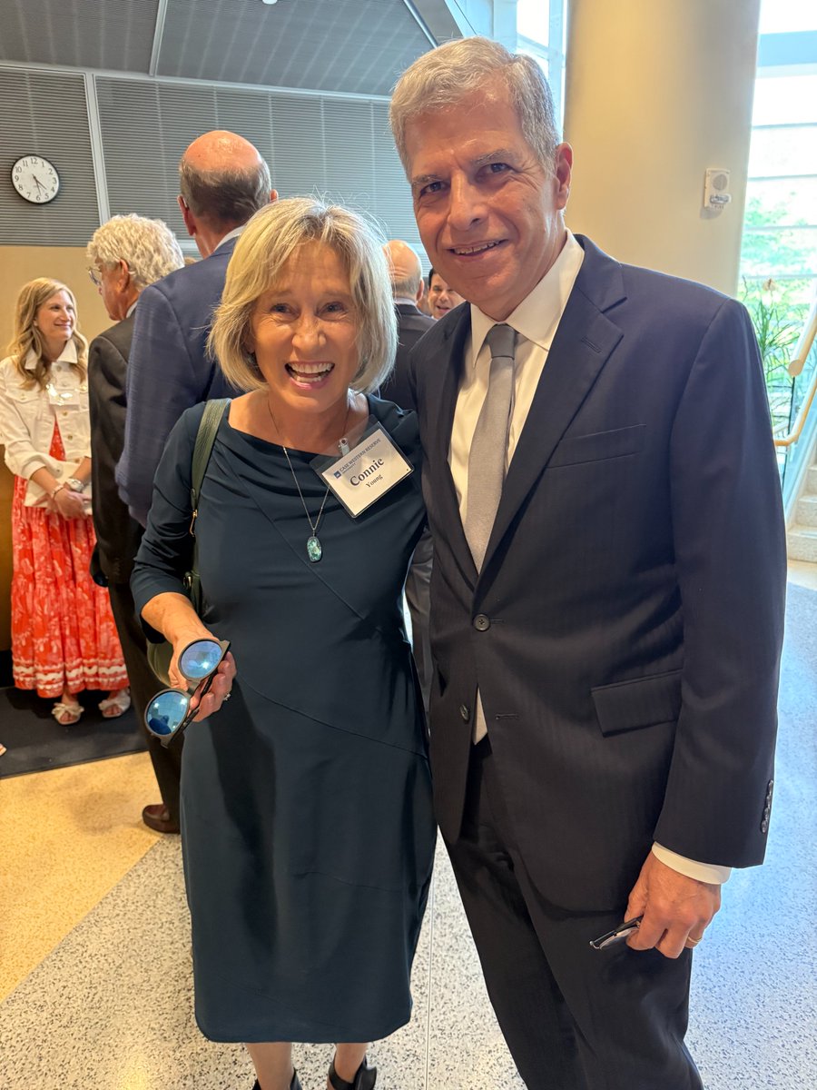 caseccc's tweet image. Tonight, Case Comprehensive Cancer Center Director Dr. Gary Schwartz was officially named the inaugural Peter and Laurie Weinberger Professor in Cancer Research. A well-deserved honor for a leader in the fight against cancer!