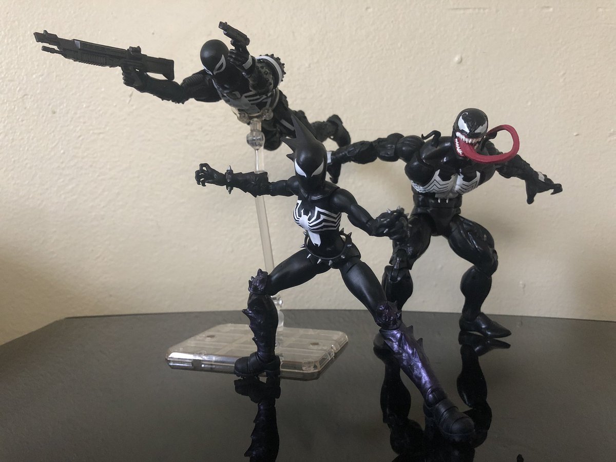 Amazingspiral05's tweet image. I wanted to take more photos of the Venomous Trio.
#MarvelLegends #Venom #AgentVenom #Mania