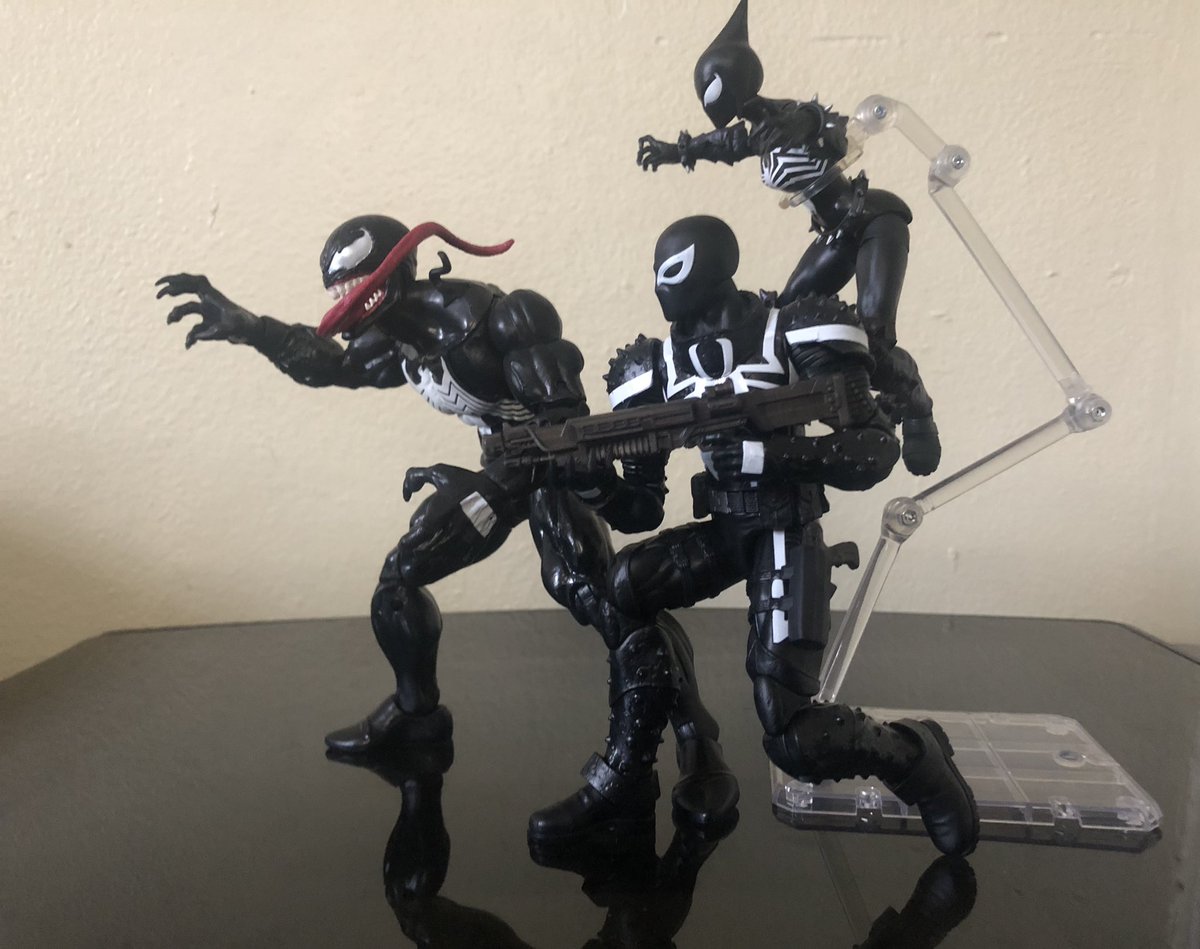 Amazingspiral05's tweet image. I wanted to take more photos of the Venomous Trio.
#MarvelLegends #Venom #AgentVenom #Mania