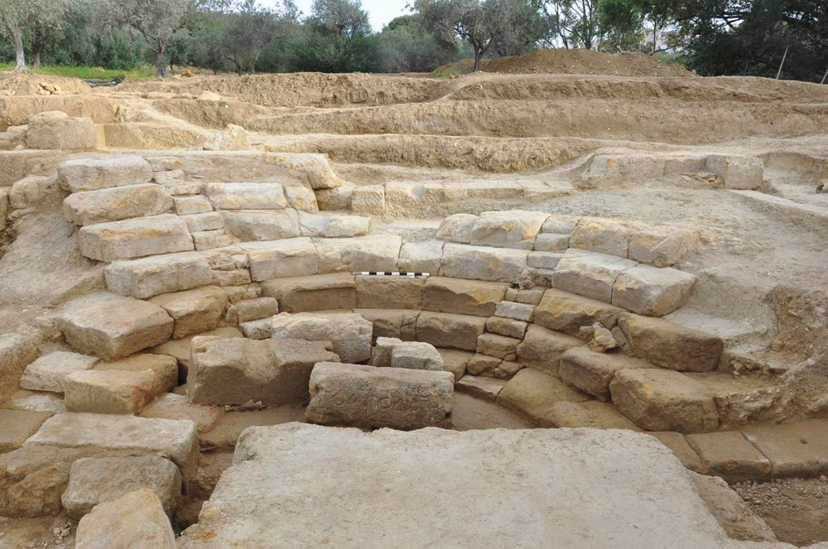 At the ancient Greek colony of Agrigento, recent excavations of the 1st-century B.C. athletic gymnasium have uncovered a semicircular roofed classroom used for intellectual endeavors—the first of its kind ever found in a gym complex.

archaeology.org/issues/july-au…