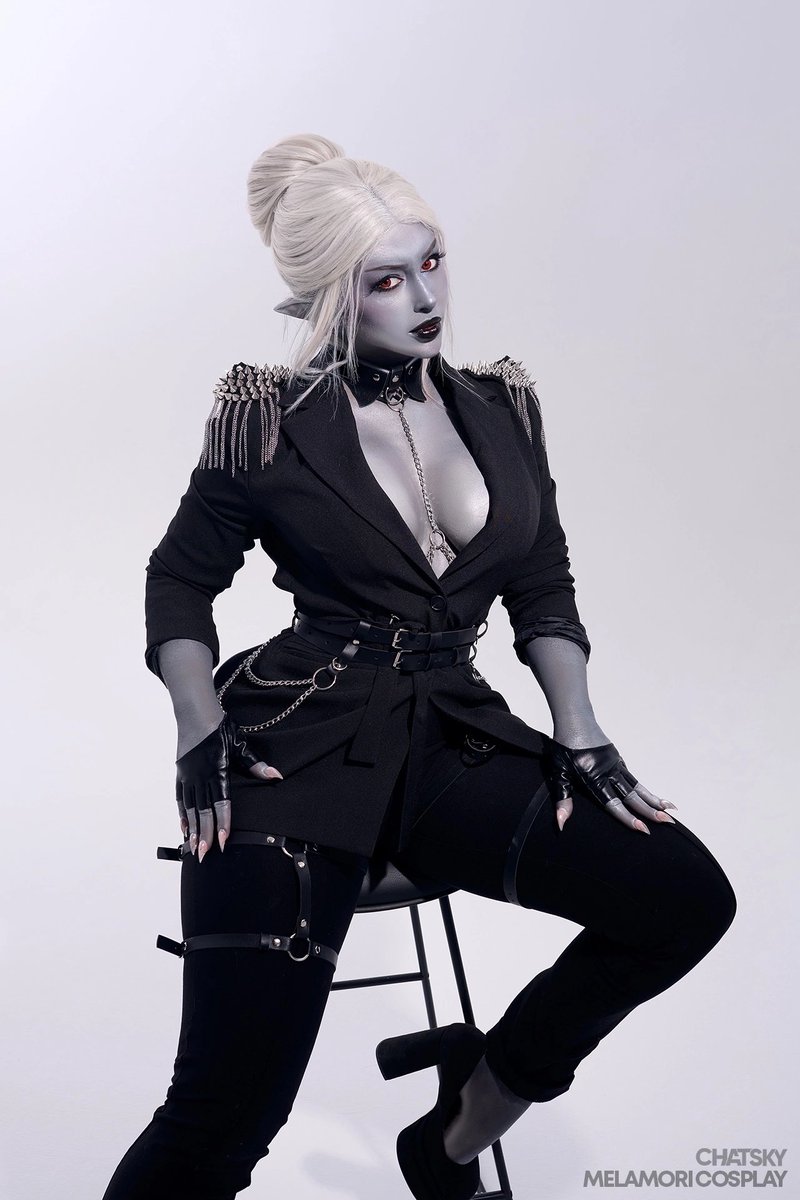 Melamoricosplay's tweet photo. A few more stylish pics of my Mintara ✨
And this year, there will be two brand new cosplays from BG3 🌚 https://t.co/T9GhzlRHLK