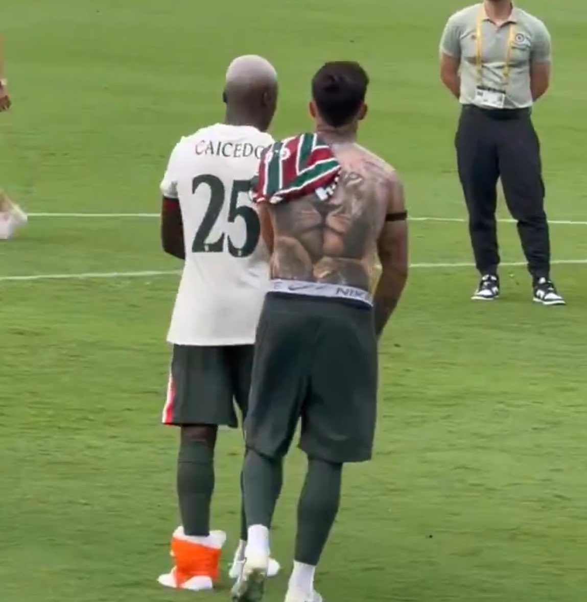MaxFSport's tweet photo. Caicedo at full time. #CFC 

Hopefully he’s going to be fine. He’s been incredibly durable for some time now. https://t.co/qYu2YSMJII