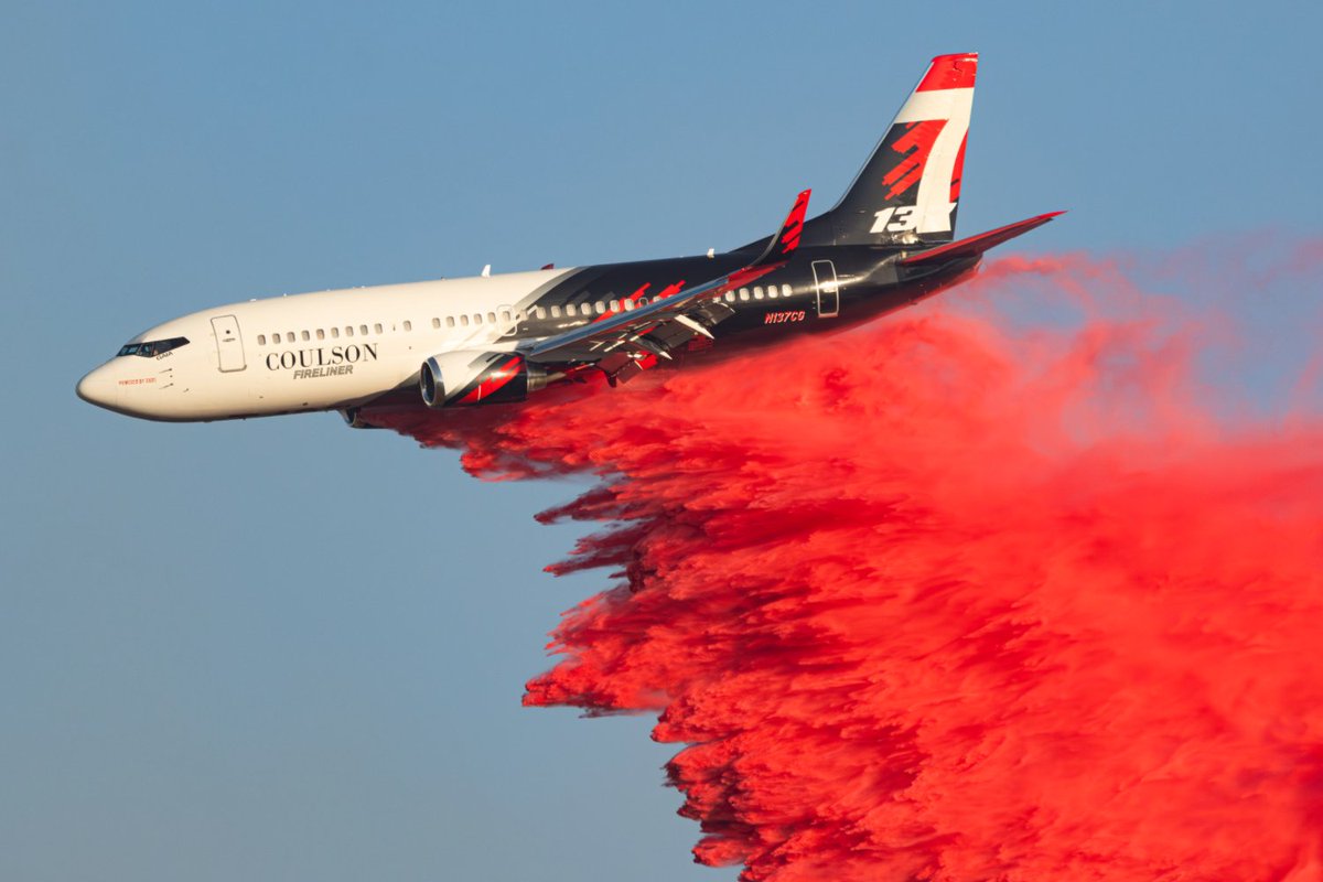 CoulsonAviation's tweet image. Tanker 137 & Tanker 138 took on the Lake Fire July 2, delivering critical support from above.
Thanks to IG user jplusonephoto for the ground-level look at the action. #coulsonaviation #lakefire #aerialfirefighting