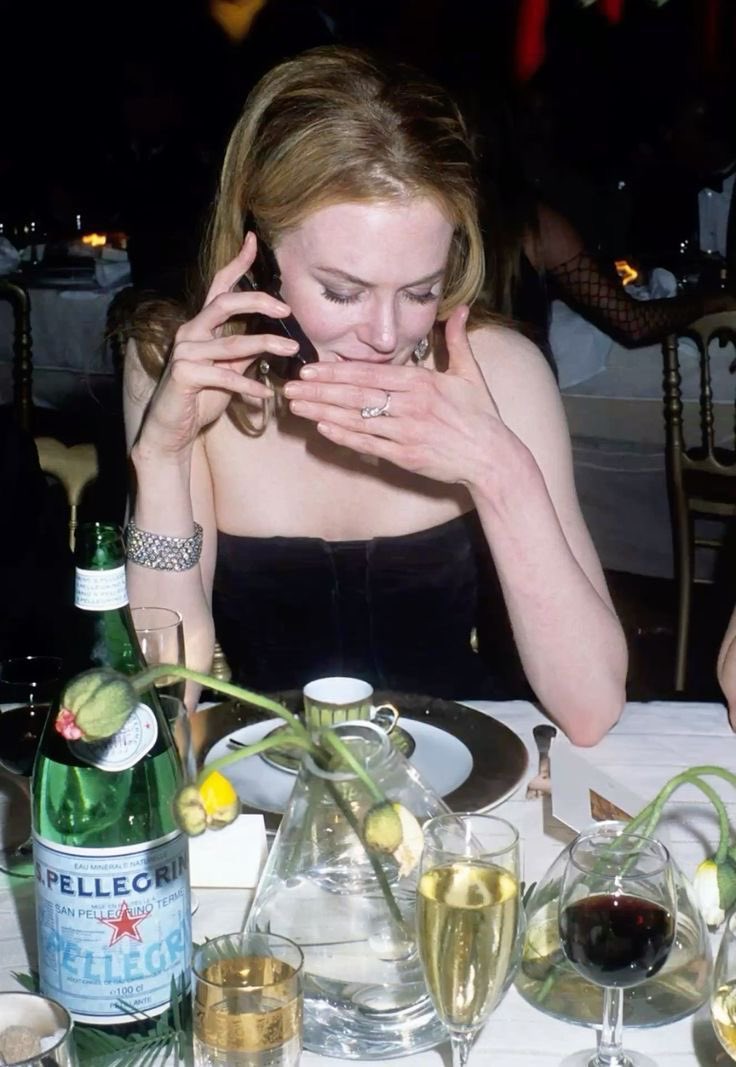 churchofysl's tweet image. coining a new term, taste posers: individuals who pose themselves as the end all be all voices on what is stylish/chic/elegant when in reality they look like they dressed based on the latest BOF trend forecast and bought clothes from a tiktok link tree