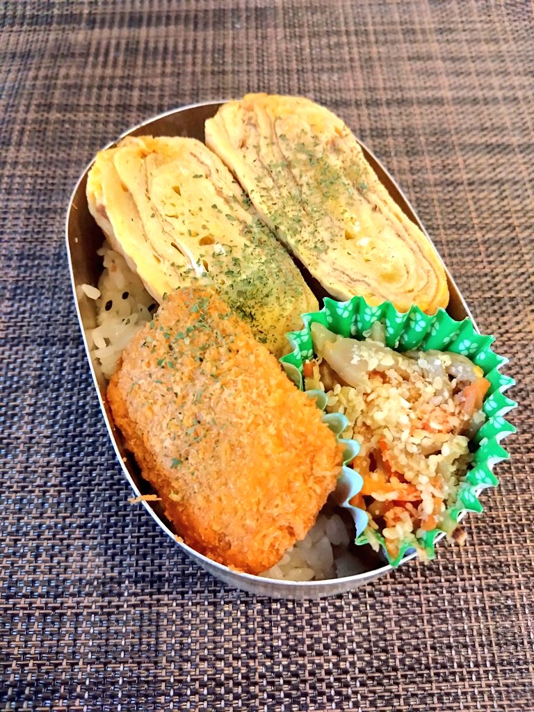 久しぶりにお弁当包めたわ
うん。「赤」欲しいね
緑も足りない。
引っ越し決まってから
買い物してない、駄目よね
スーパーに行って、最低限の
買い物しないと。

ジャンプ　30日目

体重　　72.1→72.1kg
骨格筋率34.4→34.5%
体脂肪率22.9→22.8%