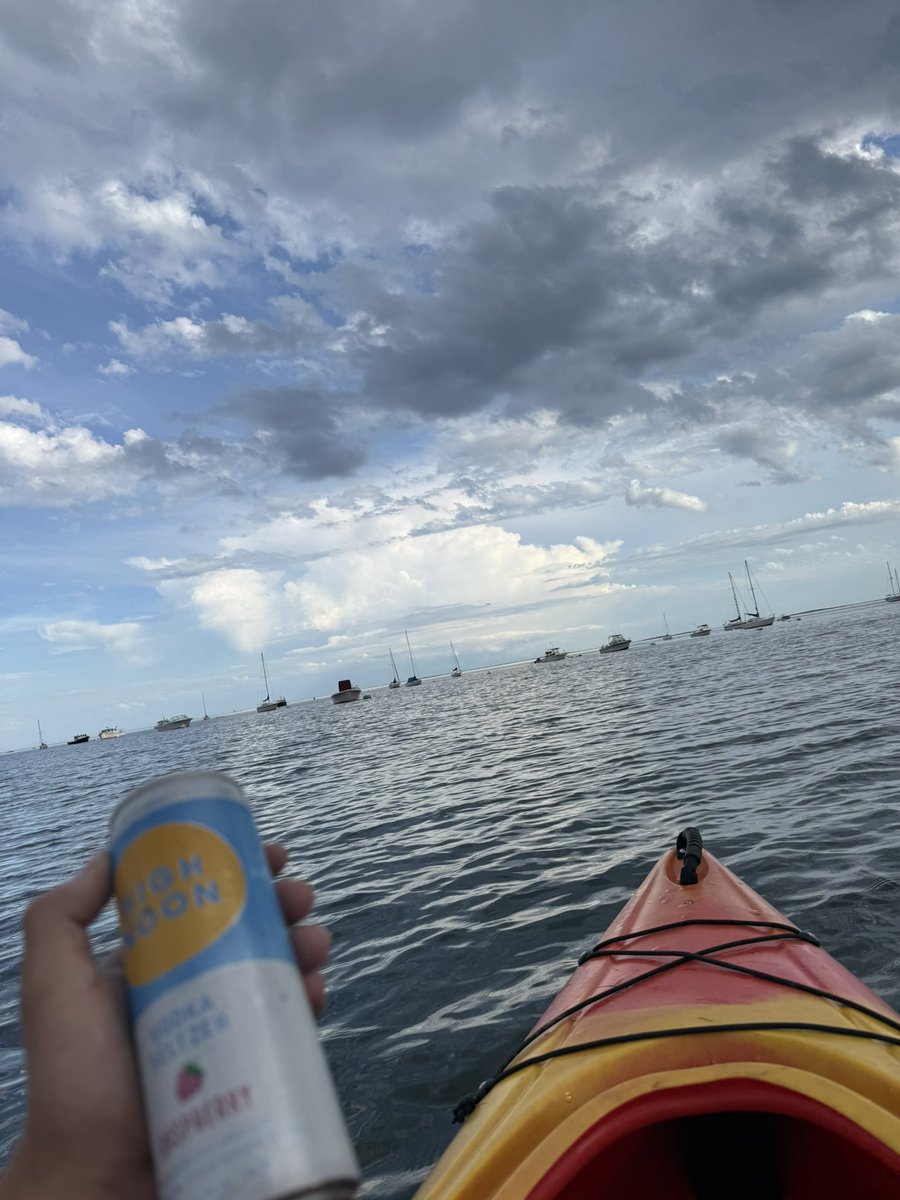 tappedinpierre's tweet image. Pierre is having a fantastic Tuesday evening on the yak #funemployed