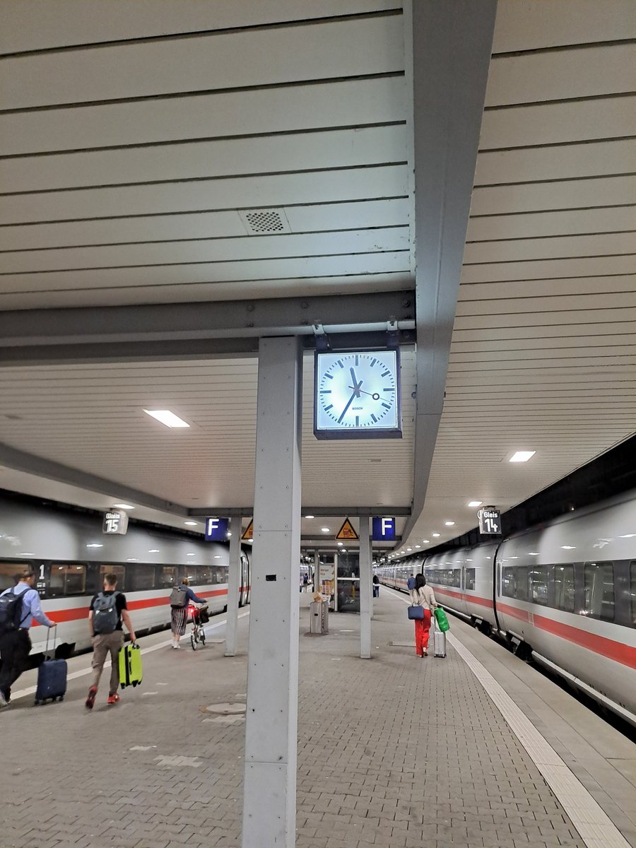 René Höltschi (@rhoeltschi) on Twitter photo Ein neuer persönlicher Rekord: Nach genau 8 Stunden Fahrt mit dem #ICE der <a href="/DB_Presse/">Deutsche Bahn AG</a> ab Hauptbahnhof Berlin in München angekommen. Ein neuer persönlicher Rekord: Nach genau 8 Stunden Fahrt mit dem #ICE der <a href="/DB_Presse/">Deutsche Bahn AG</a> ab Hauptbahnhof Berlin in München angekommen.