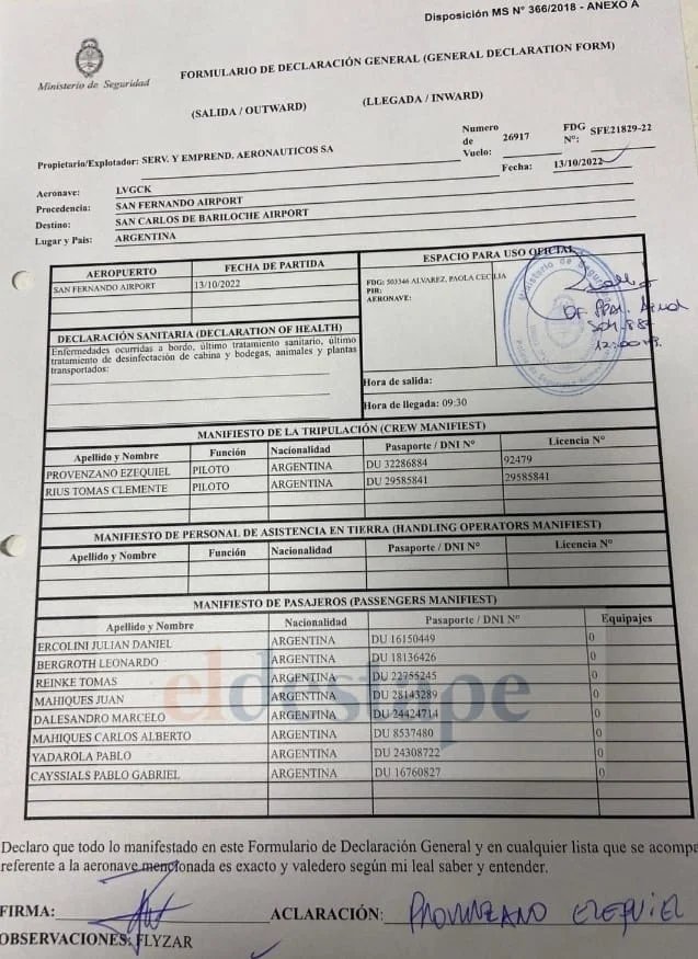 El juez Pablo Yadarola, que tiene que investigar el caso de las valijas, fue uno de los que viajó a Lago Escondido invitado por el Grupo Clarin. 

Sigue en su cargo como si nada, al igual que los demás tripulantes.