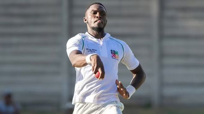 Matigimu fined after fiery throw strikes Proteas batter
heraldonline.co.zw/matigimu-fined…