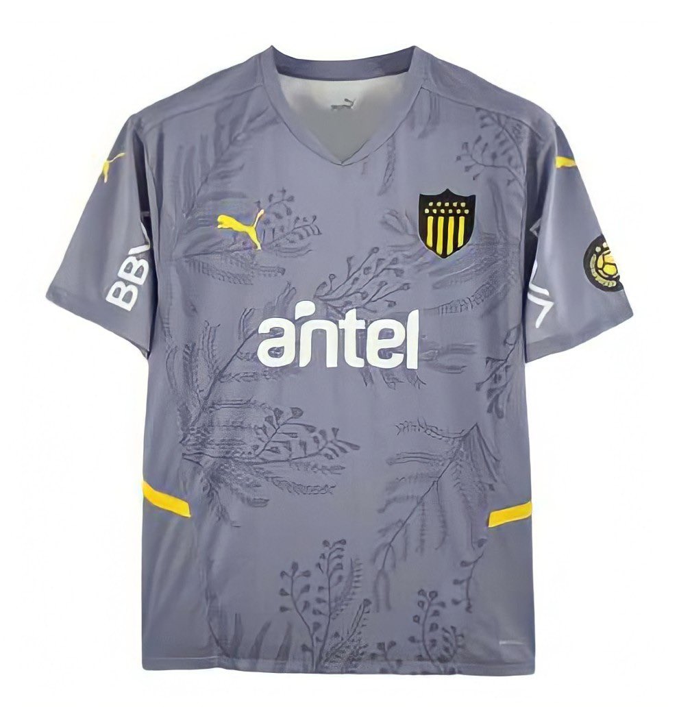 This jersey is so Yonatthan “Oreja” Rak