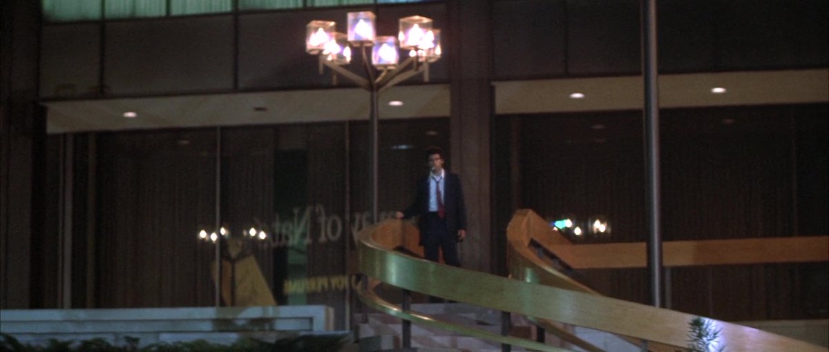 The Long Goodbye (1973) - 1:38:03
Dir. Robert Altman
Runtime 112 minutes
🚬 x 39, or one cigarette every 2.87 minutes
⚠️ REAL SMOKER MOVIE ⚠️
howmanycigarettes.com/the-long-goodb…