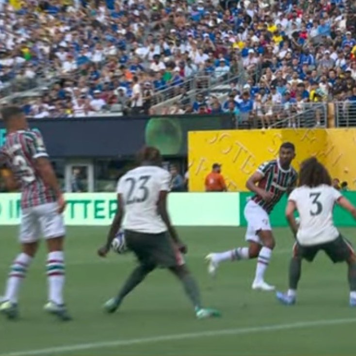 GDesde1902's tweet photo. Toda a imprensa na América do Sul repercutindo esse lance, menos AQUI. 

O Fluminense foi roubado quando estava 1x0 eles, um pênalti claro.  Braço não estava colado, a bola veio quase da lateral e não veio de um chute de perto.

A Fifa não ia deixar um sul-americano chegar. https://t.co/mlC1bzxjYQ
