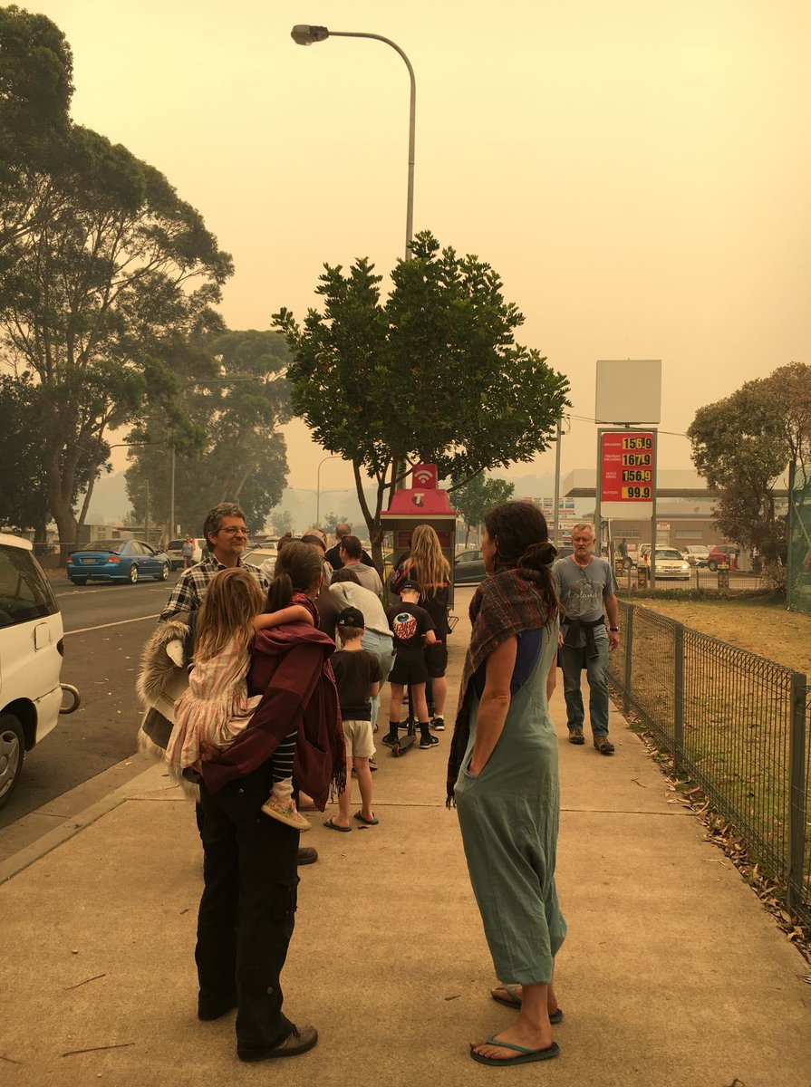 📞Operator, please recognise rural resilience📞 Two regional public phones are in the running for Heritage listings for their role in keeping rural people connected. Head to <a href="/Telstra/">Telstra</a> for the buzz, or read more here: buff.ly/1efTwuW 📸 <a href="/Telstra/">Telstra</a>