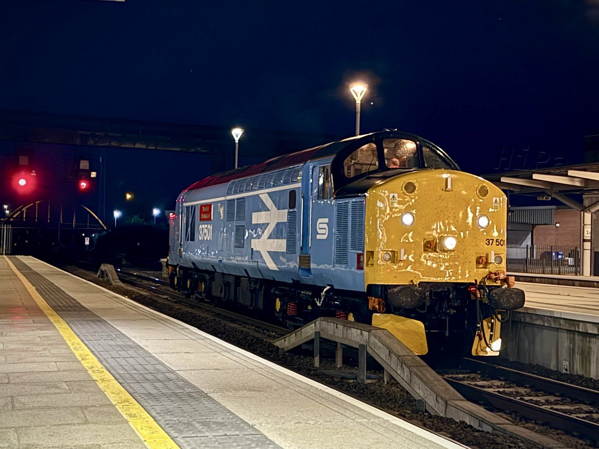 EuroPhoenix #Class37 37501 ‘Teesside Steelmaster’, running as Rail Operations Group 0M57 1831 Eastleigh Arlington &gt; Derby Rail Technical Centre, at P3 Derby