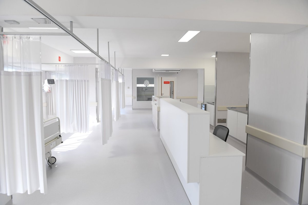 soledadmartinez's tweet image. En Vicente López estamos a salvo de la gestión de Kicillof y resolvemos los problemas que el kirchnerismo no atiende.
Hoy inauguramos la nueva Terapia Intensiva del Hospital Municipal Houssay. La foto habla por sí sola. Acá las cosas funcionan.