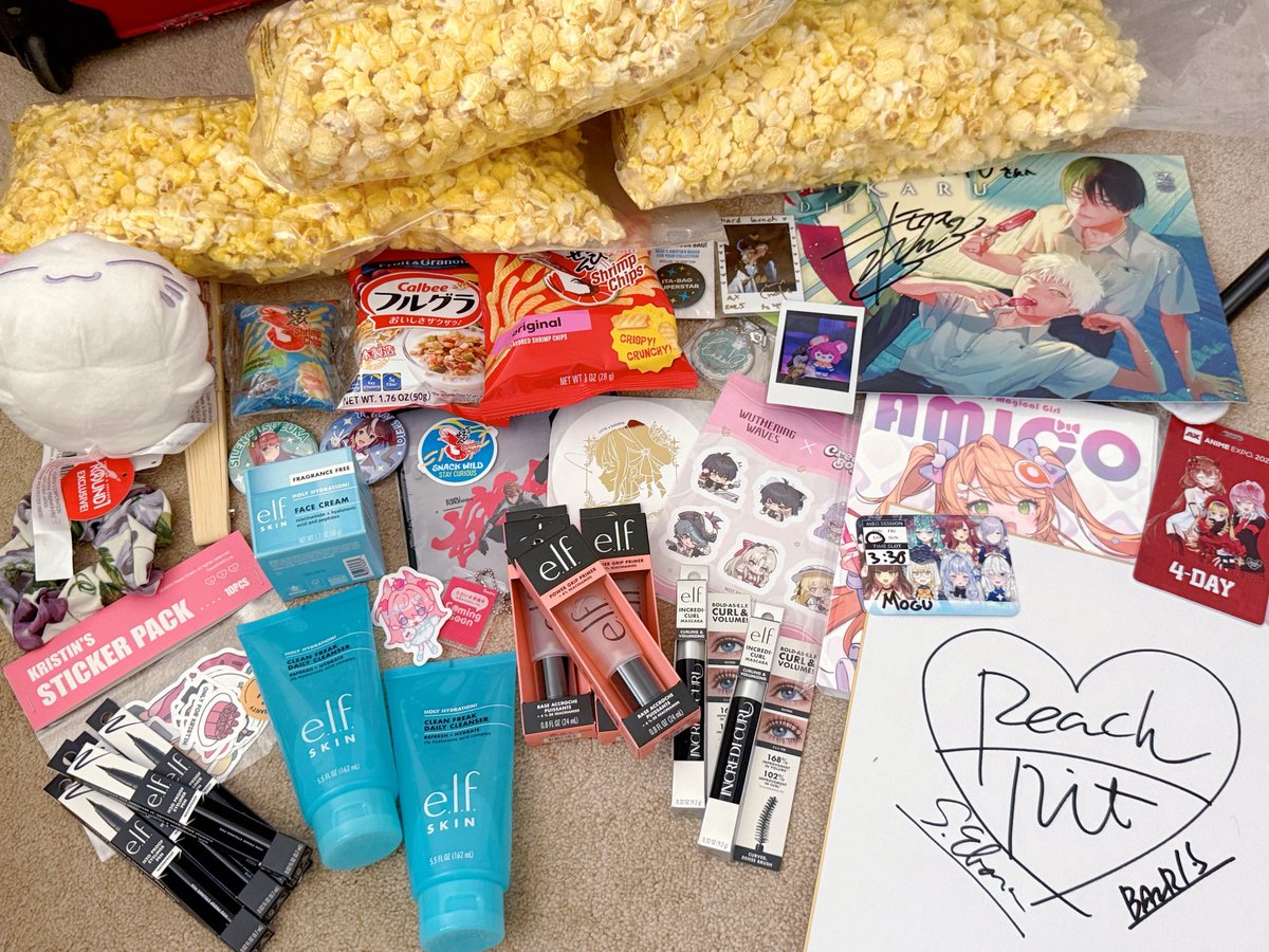 chocoballss123's tweet image. My entire AX haul !! I think I spent $20 total on everything in this picture LOL (not including badge)
Had low-ish budget for this trip 😭