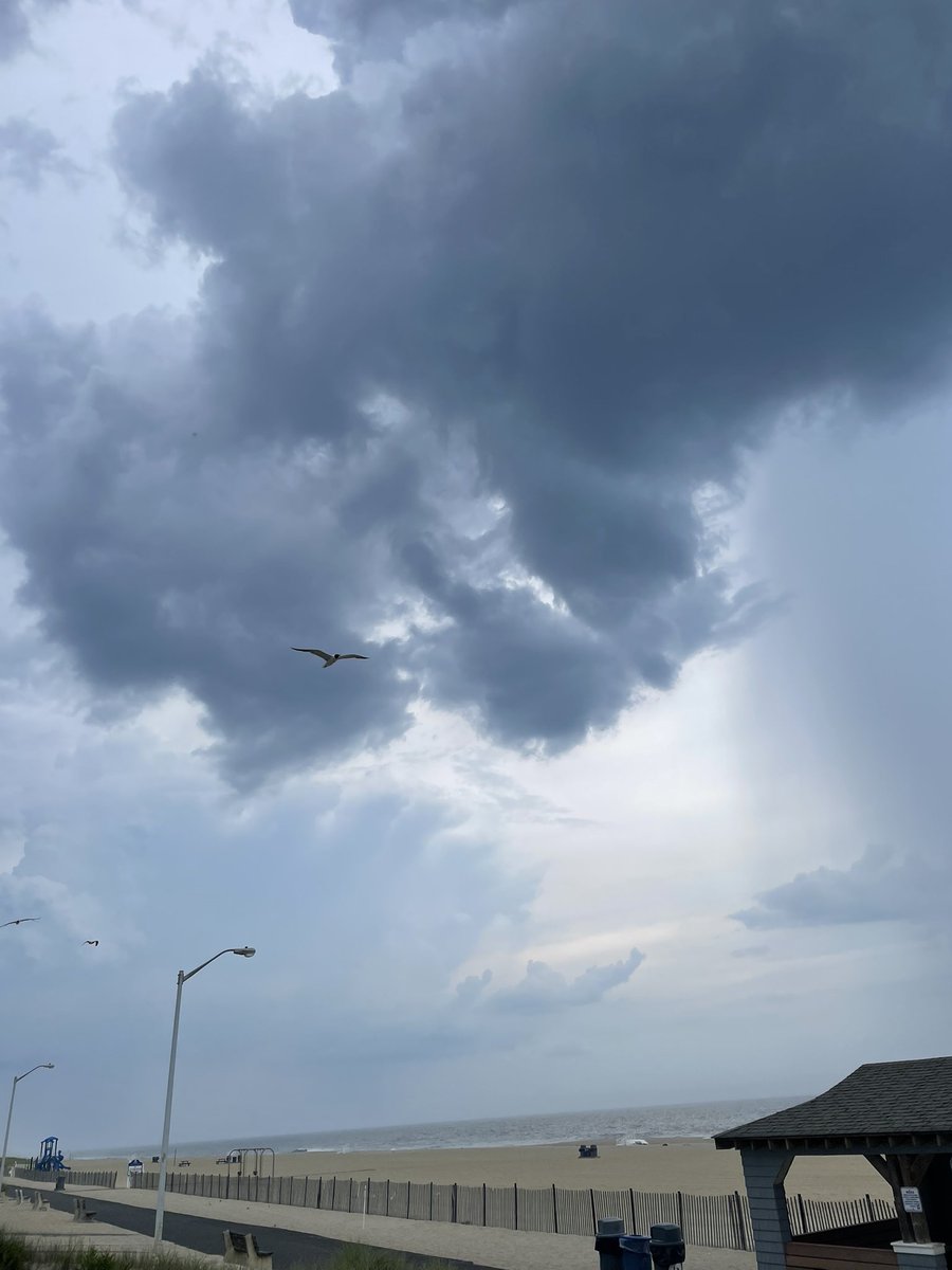 HughCWelsh's tweet image. It is building over the beach in Manasquan no rain yet but some vivid lightning #n12stormwatchers @DaveCurren @LaurenDue12 @JGodynick