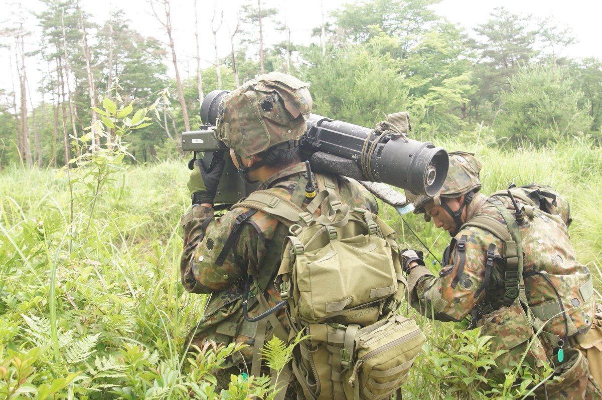 7th_Inf_Kyoto's tweet image. 【連隊訓練検閲②】
迫撃砲の火力支援の下、攻撃を開始します。
急襲する敵装甲車を撃破し、目標を奪取!
同地域を確保し、次の目標へと前進します。
#福知山