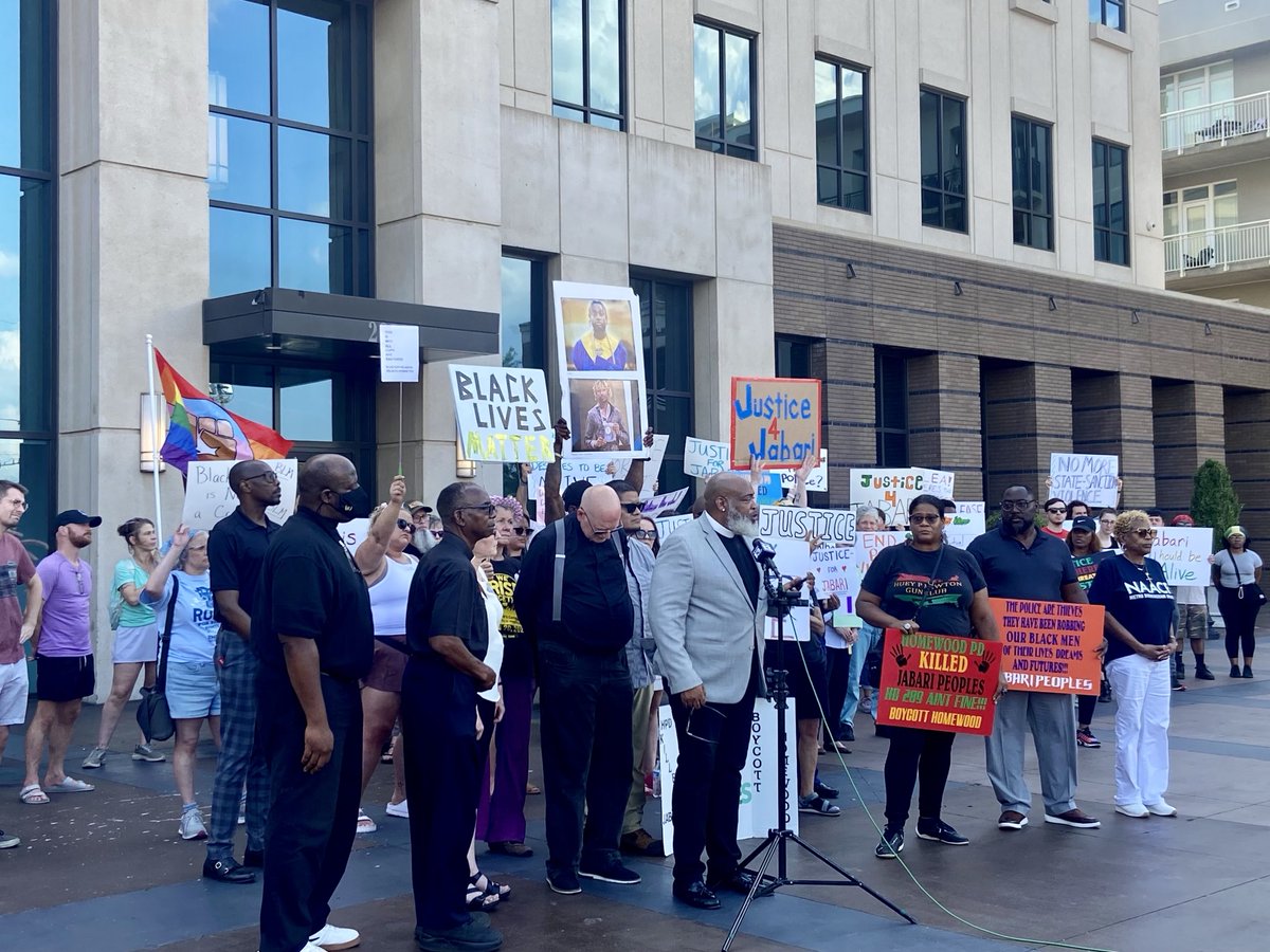 Protesters are outside Homewood City Hall demanding the video be released in the Jabari Peoples shooting death. Similar protests have taken place since the June 23 shooting.

al.com/news/2025/07/a…
