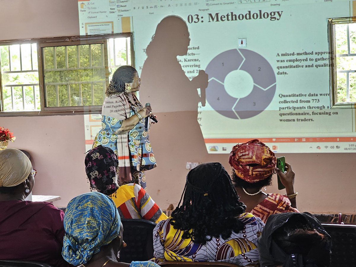 UNWOMEN_SL's tweet image. Today, @UNWOMEN_SL and
#Marwopnet, through the #ENPOWERSalone Project funded by the Government Ireland @IrlEmbFreetown, launched a new report to better protect women in cross-border trade across #MRU countries. #PSEA #ResearchMatters #GenderEquality