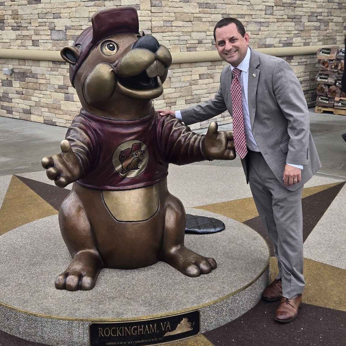 ObenshainChris's tweet image. Side quest complete!
It was great to swing by the new Bridgewater @bucees after a meeting today. I loved seeing lots of folks from all over stopping here in the Commonwealth!