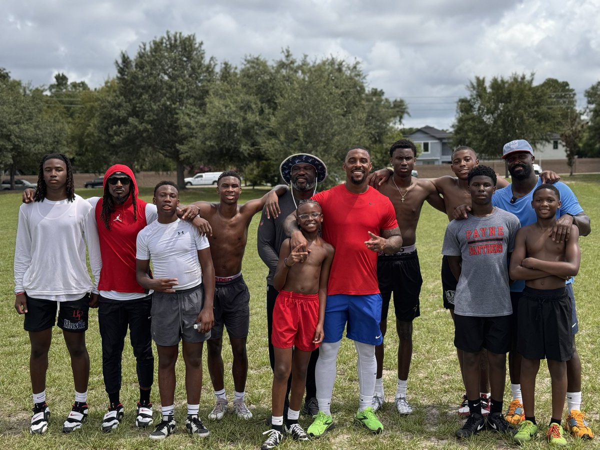 Tramon βT2β Williams Jr. (@t2williamsjr) on Twitter photo I enjoyed listening to and learning from Coach <a href="/High_Rizer38/">Tramon Williams Sr.</a>, my Uncles James Jones and Morgan Burnett, and my Goddad, Nick Collins. I enjoyed listening to and learning from Coach <a href="/High_Rizer38/">Tramon Williams Sr.</a>, my Uncles James Jones and Morgan Burnett, and my Goddad, Nick Collins.