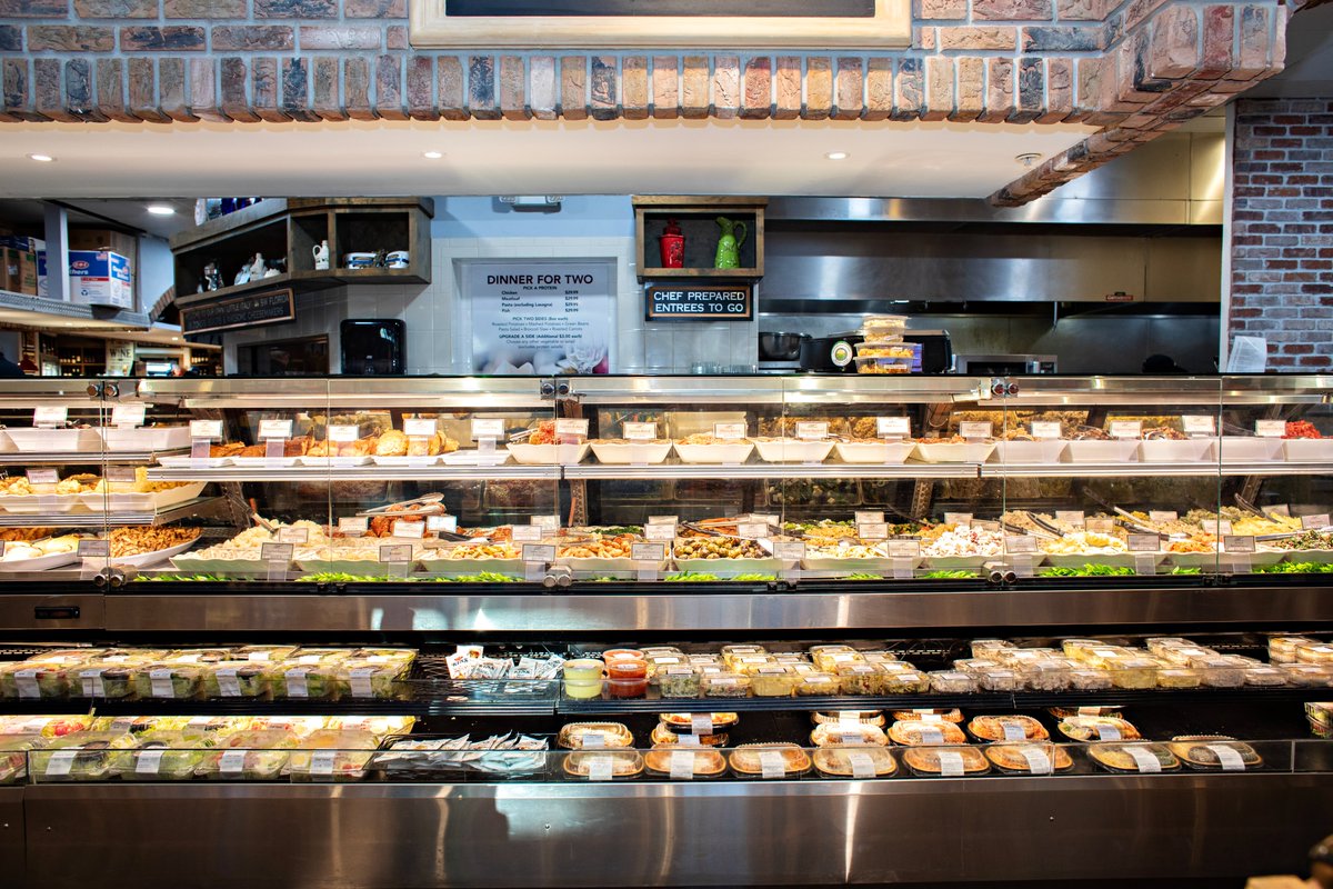 DeRomosMarket's tweet photo. Headed to the beach? Pool day on the horizon? ☀️

Stop by DeRomo’s Market to build your perfect grab-and-go spread! https://t.co/VfIAEtz9U0