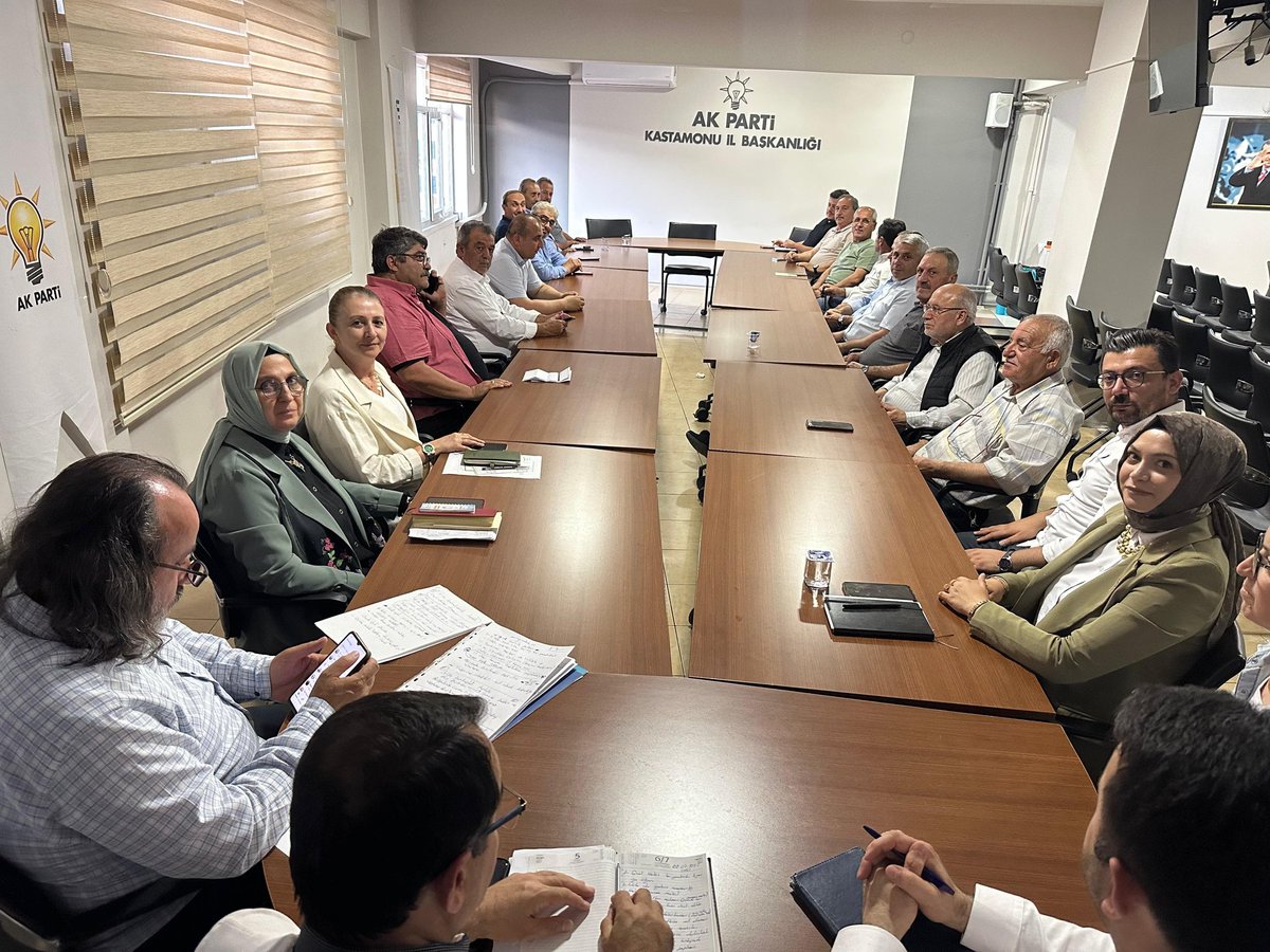 akmrkzkastamonu's tweet photo. AK Parti Merkez İlçe Teşkilatımız olarak haftalık yürütme ve yönetim kurulu toplantımızı gerçekleştirdik. https://t.co/ER4Ph8XmYe