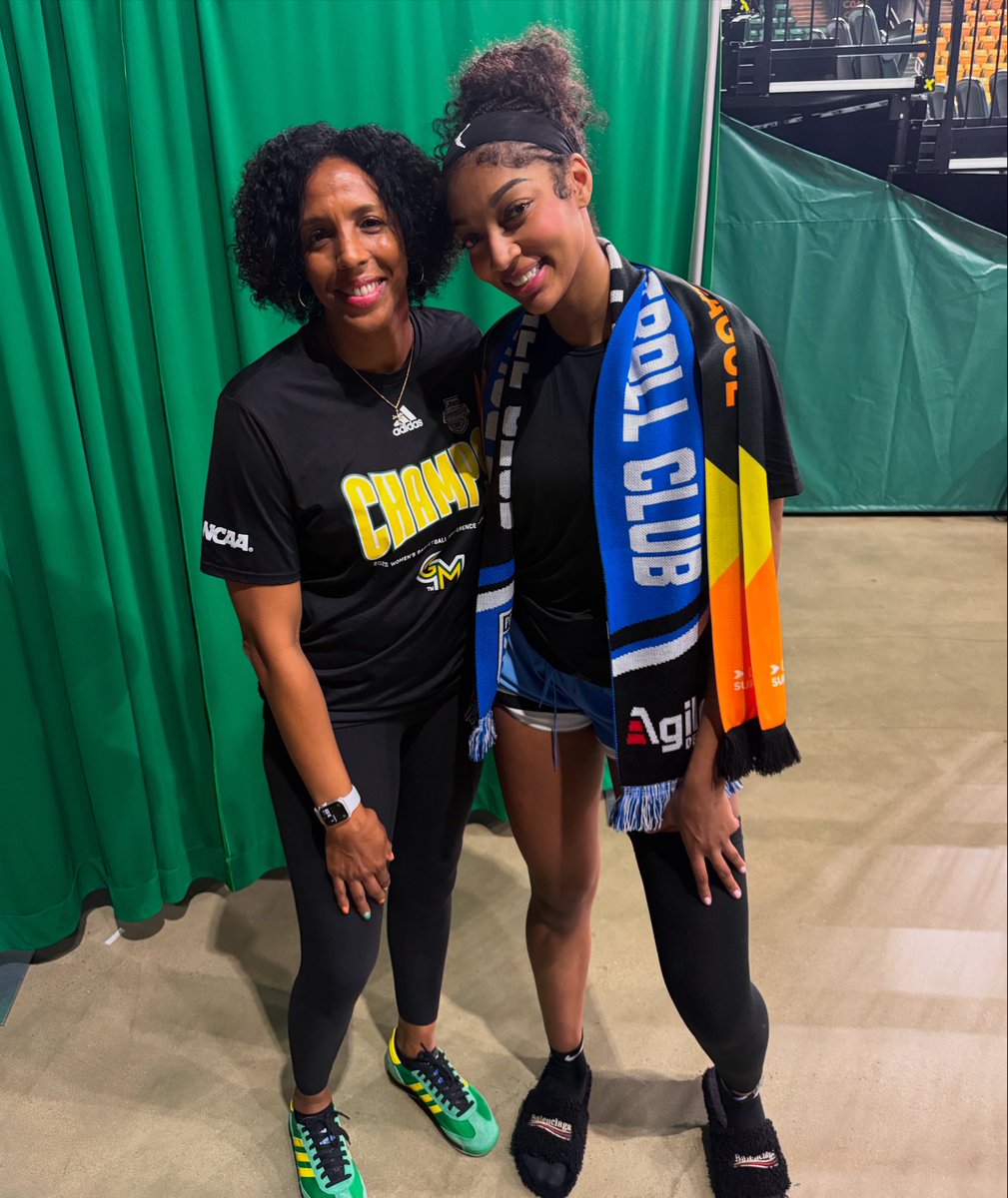 Vanessa Blair-Lewis (@coachvbl) on Twitter photo It was so good to see you! You have done an amazing job raising phenomenal humans. I look forward to seeing you again in EBA soon! 💚💛<a href="/awebbreese/">AngelReese(TheMom)</a>
The W is in good hands and the DMV is so so proud of you! <a href="/Reese10Angel/">Angel Reese</a> ❤️ It was so good to see you! You have done an amazing job raising phenomenal humans. I look forward to seeing you again in EBA soon! 💚💛<a href="/awebbreese/">AngelReese(TheMom)</a>
The W is in good hands and the DMV is so so proud of you! <a href="/Reese10Angel/">Angel Reese</a> ❤️