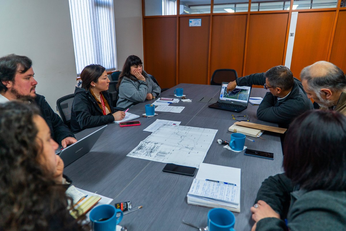 Delegación Presidencial Regional de Los Lagos (@dprloslagos) on Twitter photo 📍Delegada Paulina Muñoz encabezó reunión con <a href="/LosLagosBBNN/">Seremi Bienes Nacionales Los Lagos</a>, <a href="/conaf_minagri/">CONAF - Corporación Nacional Forestal</a>, <a href="/conadi/">conadi</a> y <a href="/munipuertomontt/">Mun. Puerto Montt</a> para abordar de manera interinstitucional la situación del predio de Piedras Blancas. 📍Delegada Paulina Muñoz encabezó reunión con <a href="/LosLagosBBNN/">Seremi Bienes Nacionales Los Lagos</a>, <a href="/conaf_minagri/">CONAF - Corporación Nacional Forestal</a>, <a href="/conadi/">conadi</a> y <a href="/munipuertomontt/">Mun. Puerto Montt</a> para abordar de manera interinstitucional la situación del predio de Piedras Blancas.