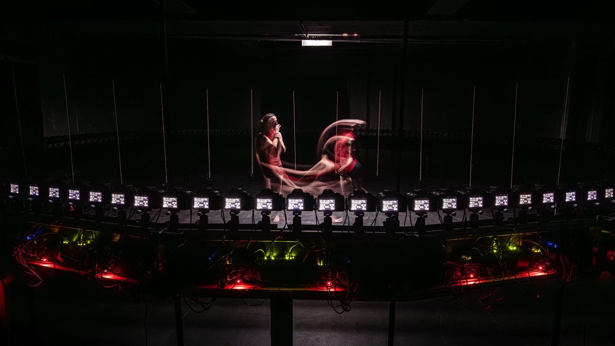 <a href="/kimhenrydance/">Kim Henry</a> <a href="/XangleStudio/">Xangle</a> A picture of everything from behind 😆
What a smooth move, <a href="/kimhenrydance/">Kim Henry</a> !