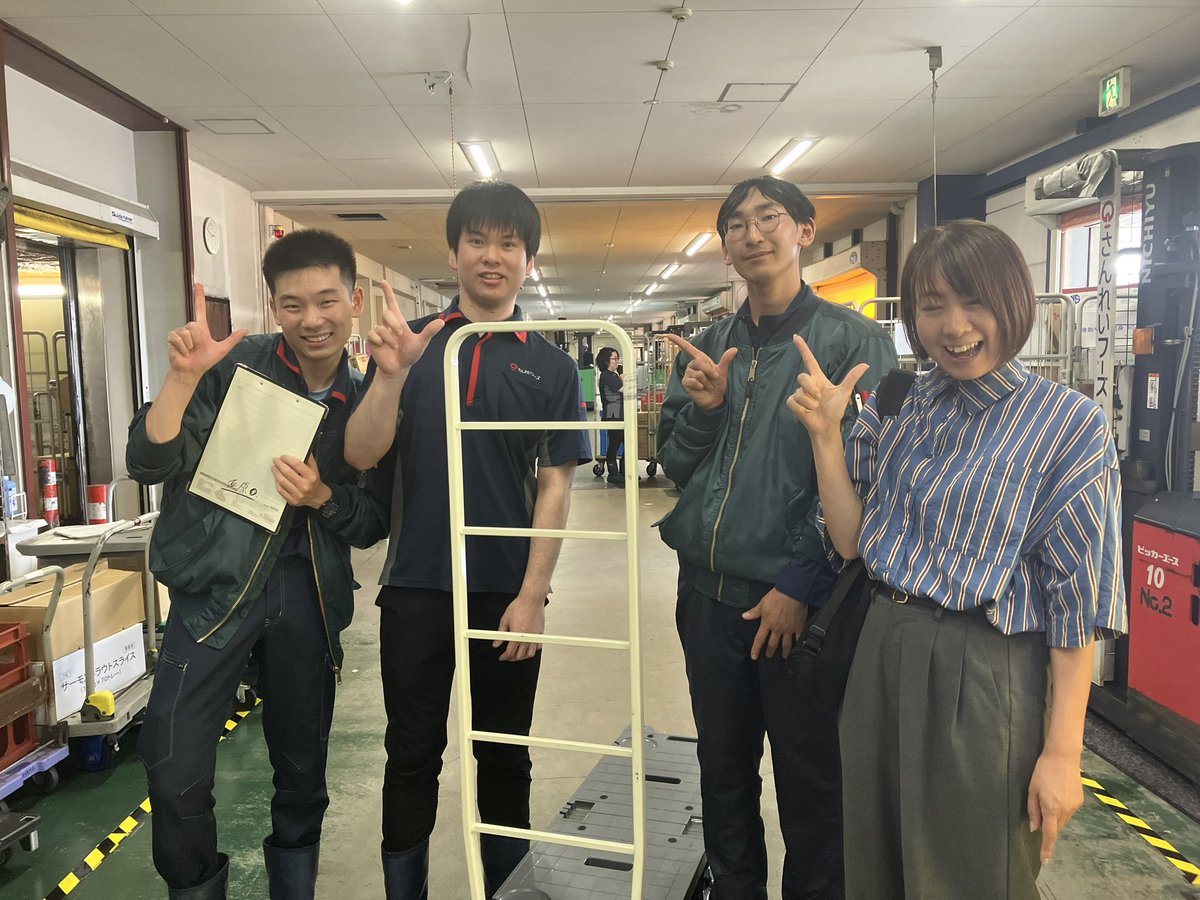 Leading_sanin's tweet photo. #鳥取・島根のリーディング企業2026
取材が今年も始まりました。

#さんれいフーズ　さん

外は30℃超え
からの-10℃の冷凍庫へ！
40℃の寒暖差は想像以上でした🥶

半袖で入ったことを秒で後悔しつつ、
冷凍庫内で圧倒的に熱いカメラマンを
見守る...

さんれいフーズさん
ありがとうございました🙌 https://t.co/yrmh8vWERb